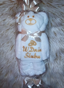 MIŚ ZŁOŻONY Z RĘCZNIKA 70/140cm z haftem W DNIU ŚLUBU , prezent 